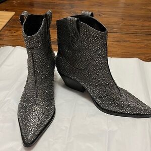 Silver Rhinestone Cowgirl Boots